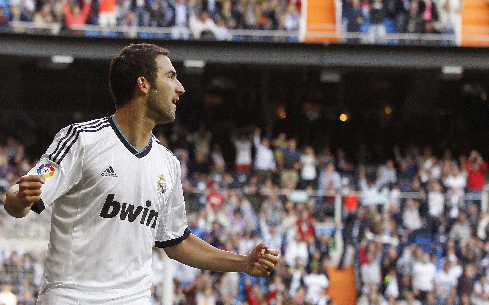 开云官网-英超争冠之夜,拉文在焦点战证明自己,当足球与篮球的星光在命运转角相遇